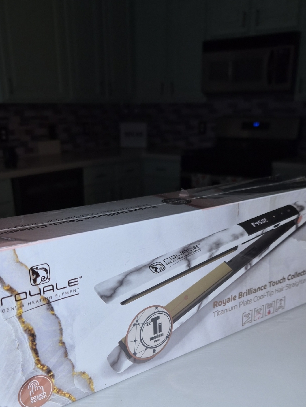 Royale Brilliance Touch Screen Titanium Hair Straightener - Picture 4 of 7